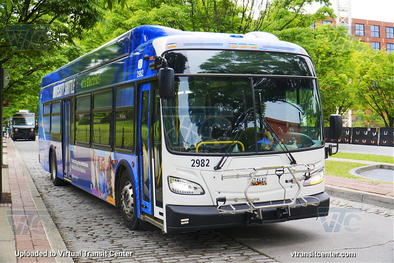 Johns Hopkins University 2982
Johns Hopkins University Shuttle
New Flyer Xcelsior CHARGE
Keywords: Academy;Johns Hopkins University;New Flyer Xcelsior CHARGE;New Flyer XE40;Electric Bus