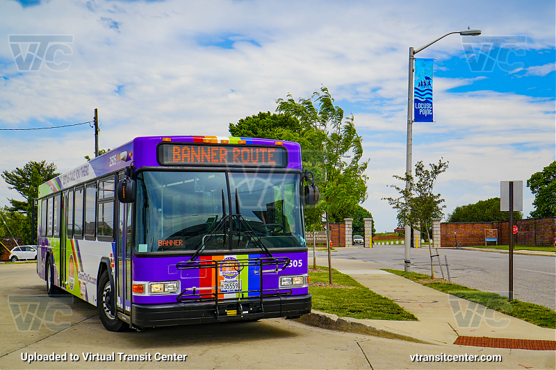 Charm City Circulator 2505 on the Banner Route
Banner Route
Gillig Advantage
Keywords: Charm City Circulator;Baltimore City;Gillig Advantage;Gillig Low Floor