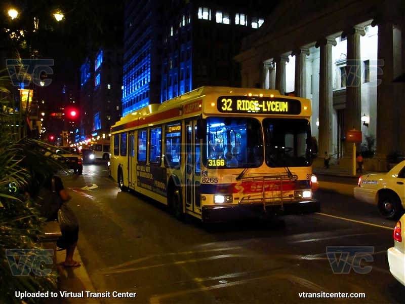 SEPTA 8265 on Route 32
Route 32 to Ridge-Lyceum
Keywords: SEPTA Bus;New Flyer DE40LF;2nd