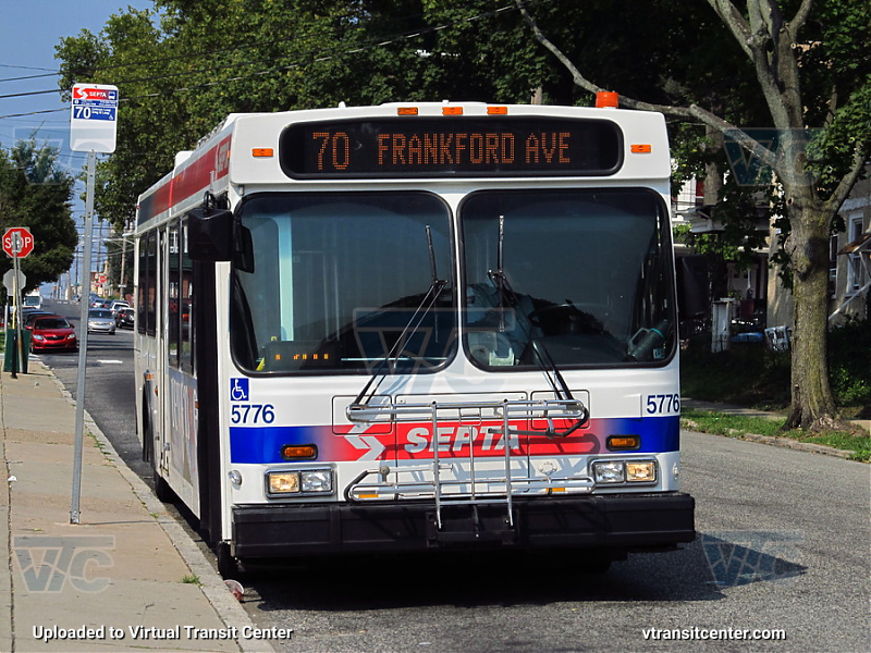 SEPTA 5776 on Route 70
Route 70 to Frankford Avenue and Gregg Street
Keywords: SEPTA Bus;New Flyer D40LF