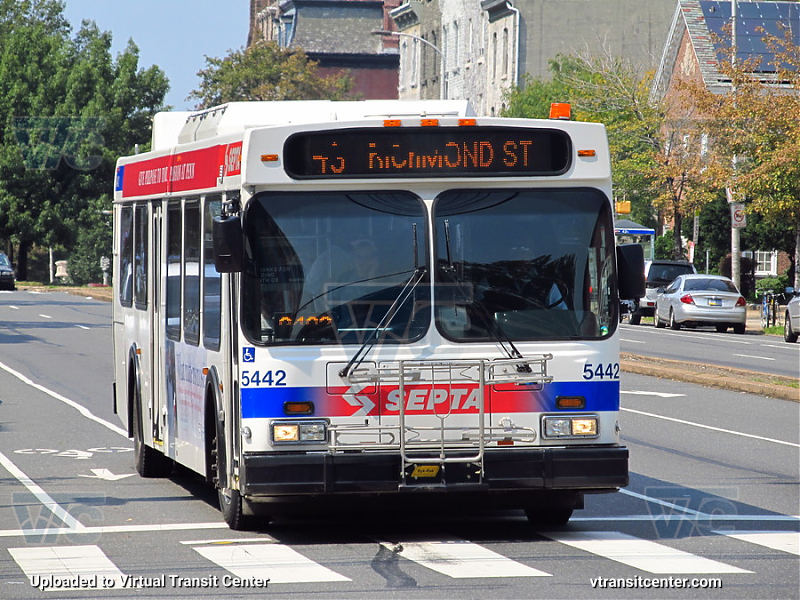 SEPTA 5442 on Route 43
Route 43 to Richmond Street and Cumberland St
Keywords: SEPTA Bus;New Flyer D40LF