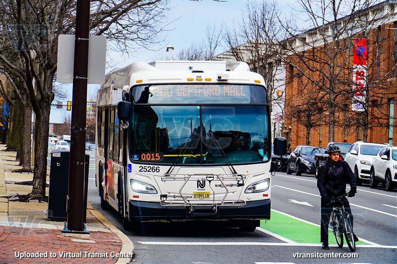NJ Transit 25266 on Route 400
Route 400 to Deptford Mall
Keywords: NJTBus;NJ Transit;New Flyer XD40