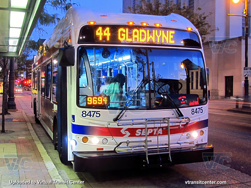 SEPTA 8475 on Route 44
Route 44 Gladwyne
Keywords: SEPTA Bus;New Flyer Restyled;New Flyer DE40LFR