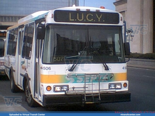 SEPTA 4506
Eldorado Transmark RE-29
L U C Y
March 13th, 2009
