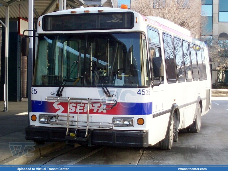 SEPTA 4535
Blank Sign
Eldorado Transmark RE-29
February 2nd, 2010
Keywords: SEPTAEldorado