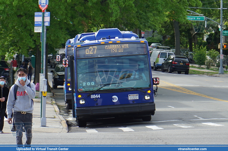 MTA New York City 8844 on route Q27
Q27 to Cambria Heights
NovaBus LFS
Springfield Av and Hillside Av, Queens, New York City
