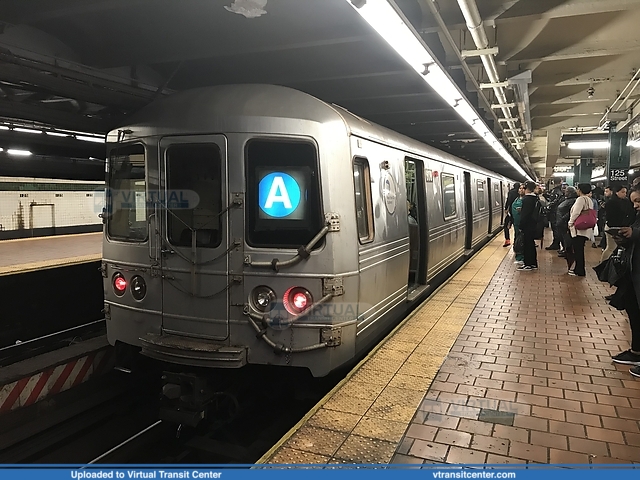MTA New York City Subway R46 Consist on the A train
A train to 207 St Bronx
Pullman Standard R46
125 St/St Nicholas Station, Manhattan, New York City, NY
Keywords: NYC Subway;Pullman Standard;R46