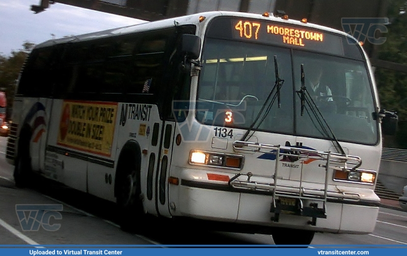 NJ Transit 1134 on Route 407
Route 407 Moorestown Mall
NovaBus RTS
6th Street at Race Street, Philadelphia, PA
October 12th, 2009
