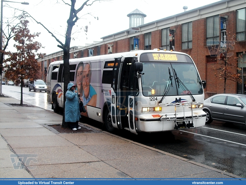 NJ Transit 1204
Not In Service
NovaBus RTS
6th Street at Market Street, Philadelphia, PA
November 12th, 2009
Keywords: NJTBus;RTS