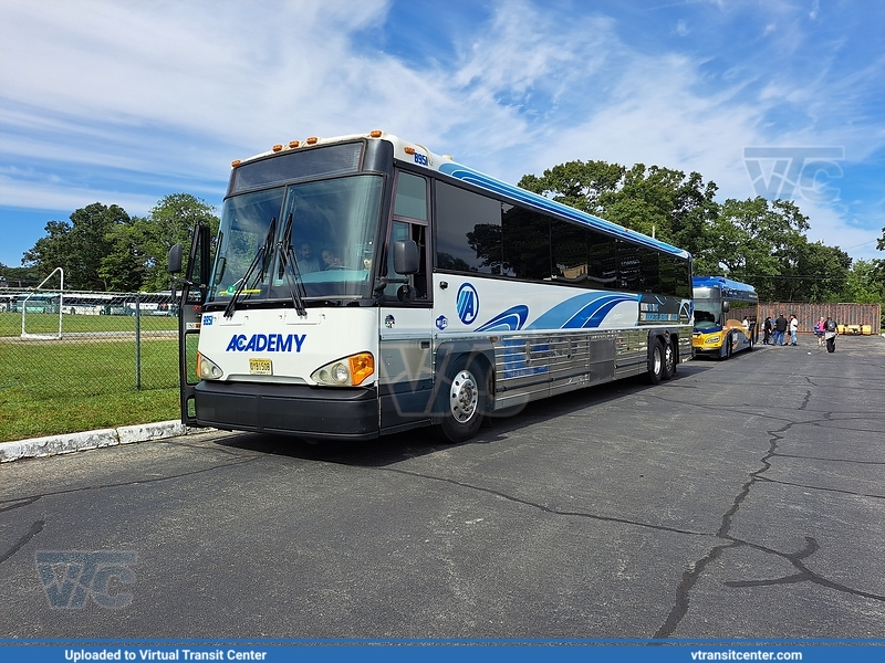 NJ Transit 8951
Not in Service
MCI D4500CT
St Veronica Parish on US-9, Howell Township, NJ
September 16th, 2023
Keywords: NJTBus;Academy