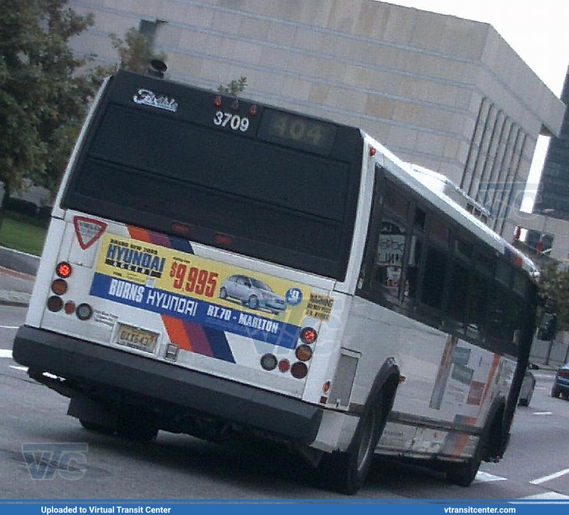 NJ Transit 3709
Not In Service
Flxible Metro-D
6th Street at Race Street, Philadelphia, PA
October 12th, 2009
Keywords: NJTBus;MetroD