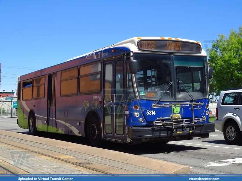 NJ Transit 5314 on route Go28
Go28 to Newark Airport
NABI 416.15 Suburban (GoBus Service)
Newark Broad Street Station, Newark, NJ
Keywords: NJT;NABI 416