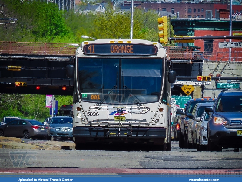 NJ Transit 5836 on route 41
41 Orange
NABI 416.15
Broad Street at Washington Street, Newark, NJ
Keywords: NABI;416