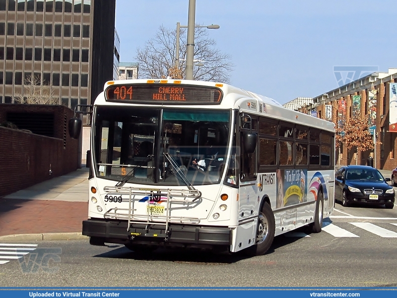 NJ Transit 5909 on Route 404
Route 404 Cherry Hill Mall
NABI 416.15
January 25th 2011
Keywords: NJTBus;NABI416