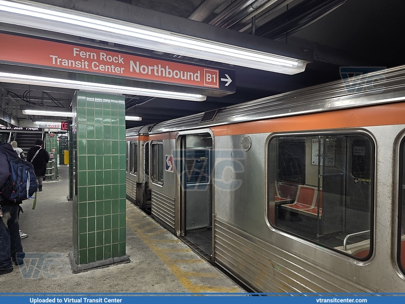 SEPTA Metro Broad Street/B-IV on a B1 Train at Erie Station
B1 Northbound to Fern Rock
Kawasaki B-IV
Erie Station, Philadelphia, PA
Keywords: SEPTA