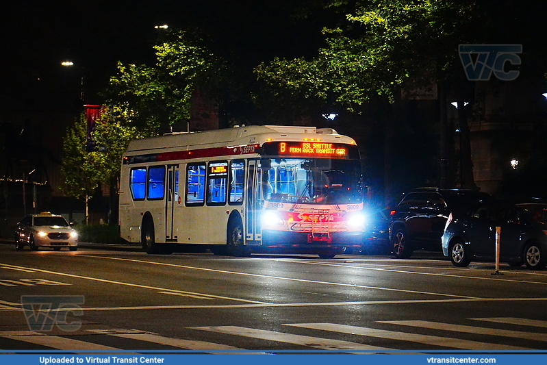 SEPTA 3809 on B1 Owl
Route B1 Shuttle to Fern Rock Transit Center
New Flyer XDE40
Keywords: SEPTA;XDE40