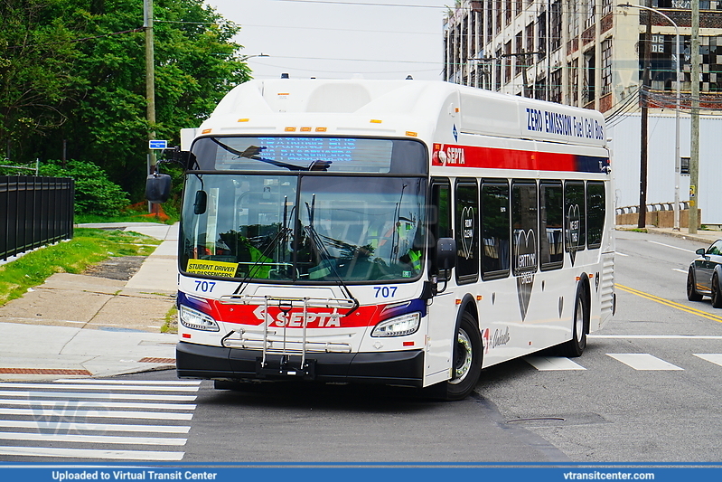 SEPTA XHE40 707
SEPTA Hydrogen Fuel Cell Bus training
New Flyer XHE40
Keywords: SEPTABus;XHE40