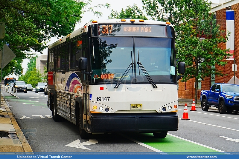NJ Transit 19147 on Route 317
Route 317 to Asbury Park
MCI D4500CT
Keywords: NJ Transit;MCI D Series;MCI D4500CT