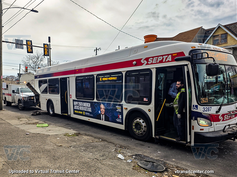 SEPTA 3287 getting a jump
Route K to Arrott Transit Center
New Flyer XDE40
Keywords: SEPTA;New Flyer Xcelsior;New Flyer XDE40