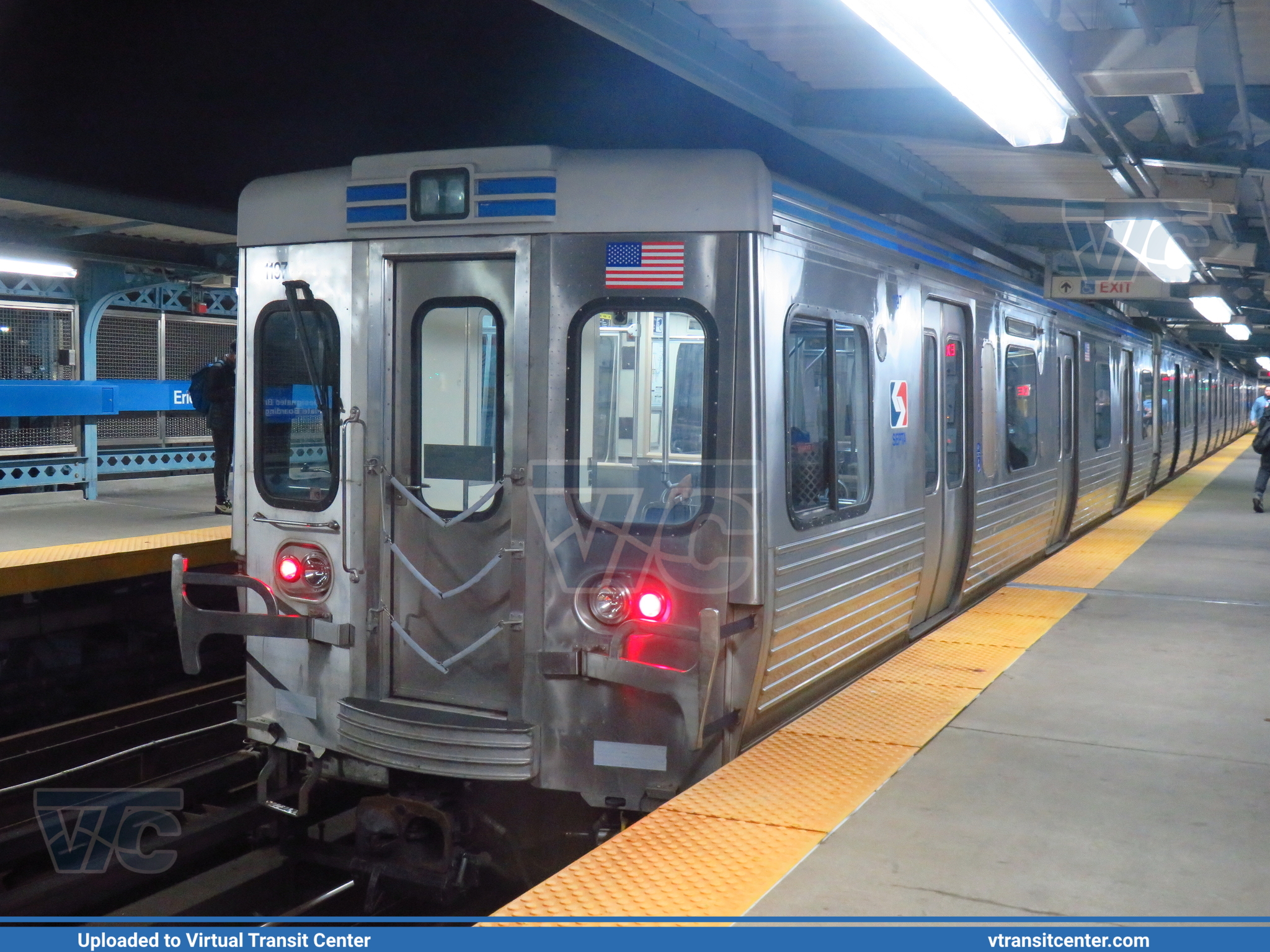 SEPTA Metro Heavy Rail - SEPTA Metro 1040 leading a Wrong-Railing L1 ...