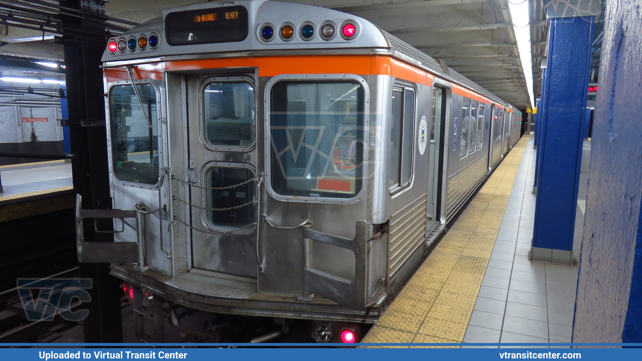 SEPTA Metro Heavy Rail - SEPTA Metro 1040 leading a Wrong-Railing L1 ...