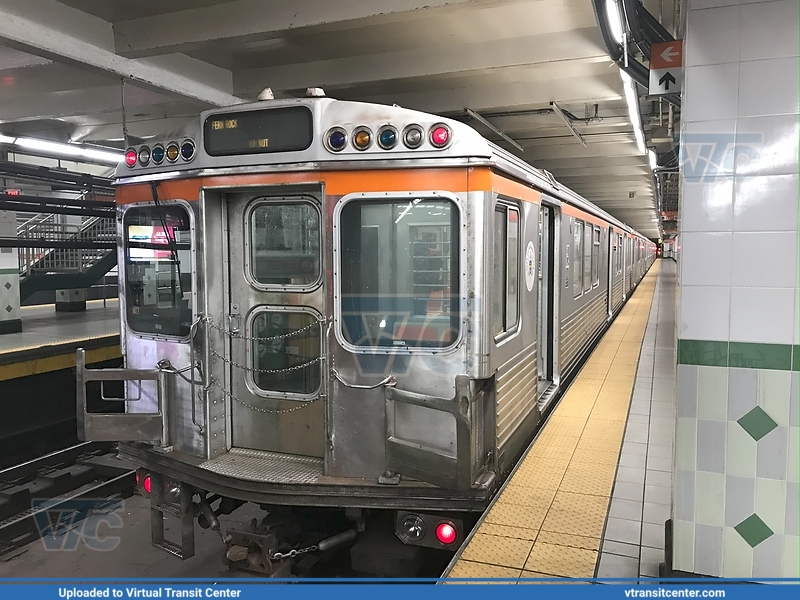 SEPTA Metro Broad Street/B-IV 520 on B2 Express
Broad Street Line Express to Walnut-Locust
Kawasaki B-IV
Walnut-Locust Station, Philadelphia, PA
September 18th, 2021
Keywords: SEPTAMetro;Kawasaki