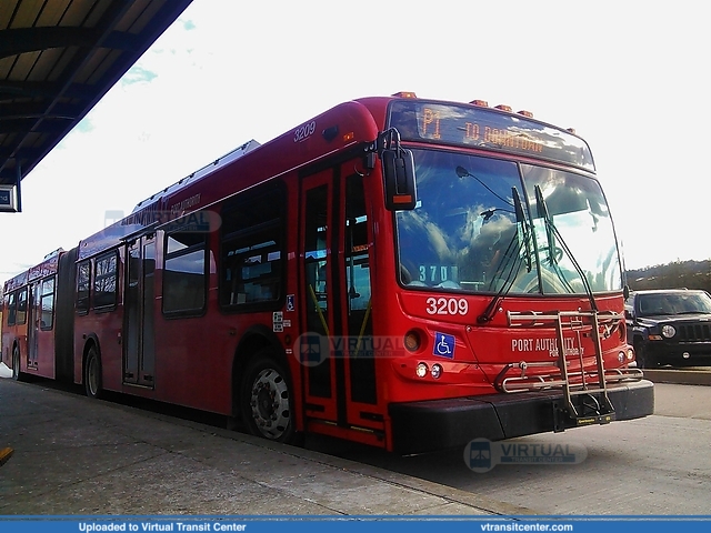 Pittsburgh Regional Transit 3209 on route P1
P1 East Busway to Downtown
New Flyer D60LFR
November 28th, 2014
Keywords: PA Transit;New Flyer D60LFR