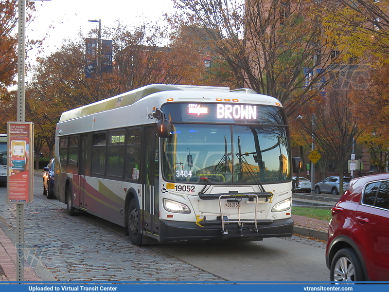 MTA Maryland BaltimoreLink 19052 on CityLink Brown
CityLink Brown to White Marsh
New Flyer XD40
Broadway and Monument Street, Baltimore, MD
