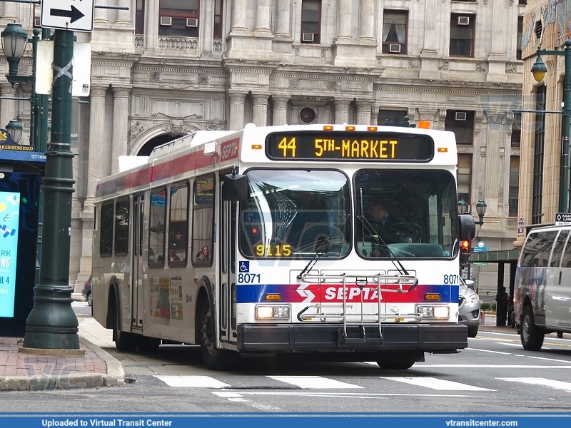 SEPTA 8071 on route 44
Photo taken at 13th and Market Streets
4/1/17
Keywords: New;Flyer;D40LF