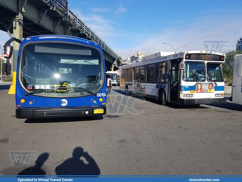 Proterra BE40 0019 on the B32 + Orion Q54
Proterra BE40 0019 on the B32 + Orion Q54
