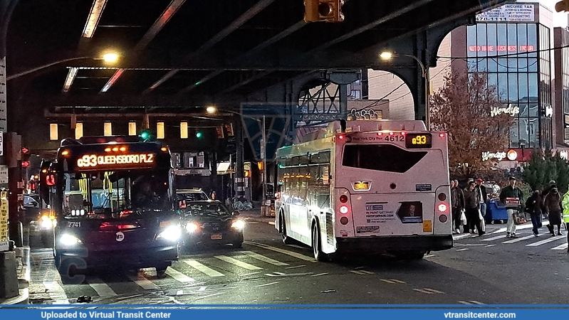 7 Shuttle Bus 
7 Shuttle Bus 
