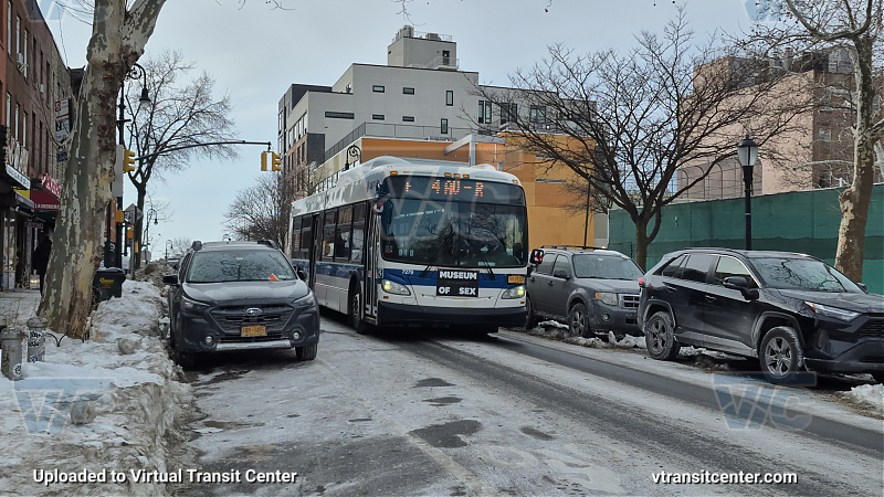 2015 NFI XD40 #7279 on the T475 F/G train shuttle
2015 NFI XD40 #7279 on the T475 F/G train shuttle
