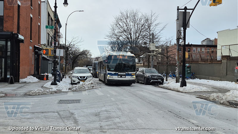 2015 NFI XD40 #7332 on the T475 F/G train shuttle
2015 NFI XD40 #7332 on the T475 F/G train shuttle

