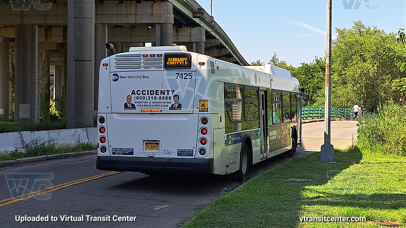 MTA New York City 7425 on the Q00 Dragon Boat Shuttle 
2015 NFI XD40 #7425 on the Q00 Dragon Boat Shuttle 

