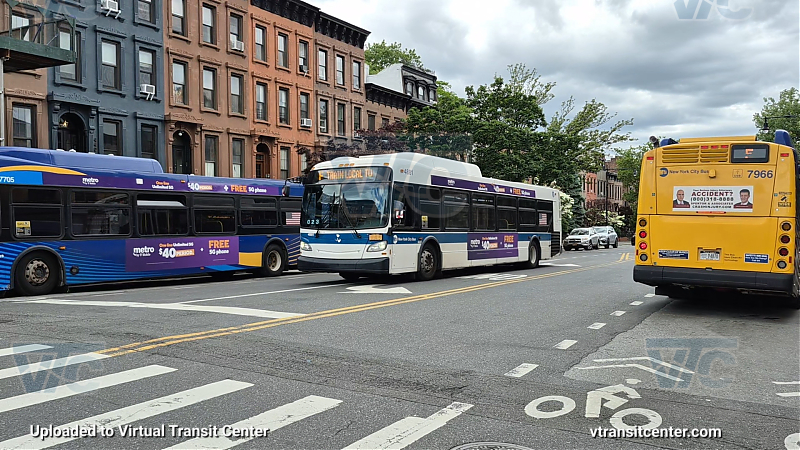 MTA New York City 4881 on the F shuttle 
2011 NFI XD40 #4881 on the F shuttle 
