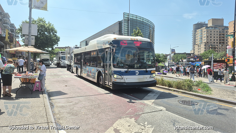 2015 NFI XD40 #7478 on the Q25
2015 NFI XD40 #7478 on the Q25
