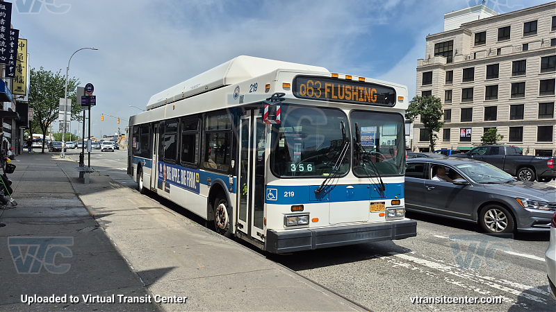 2011 NFI C40LF #219 on the Q63
2011 NFI C40LF #219 on the Q63
