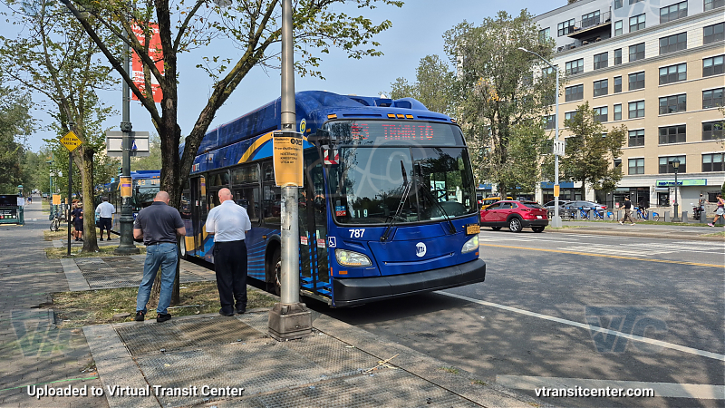 2017 NFI XN40 #787 on the 3 shuttle 
2017 NFI XN40 #787 on the 3 shuttle 
