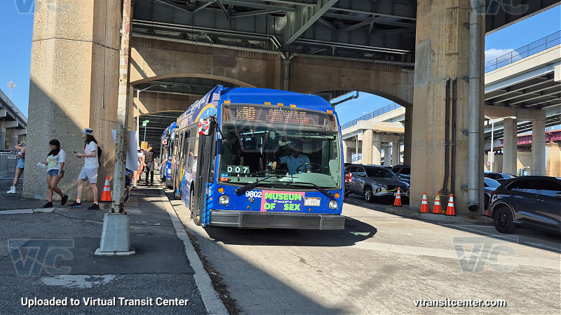 New York City Transit Bus #9802 on the X80
With Let's Go Knicks P/R code
