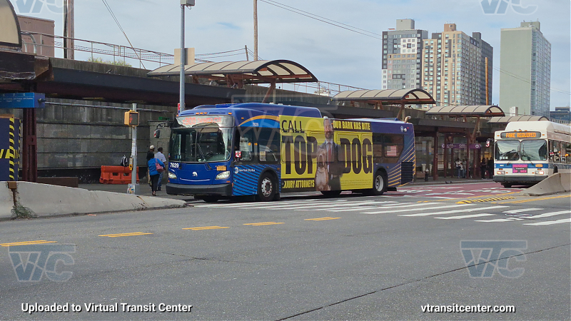 New York City Transit Bus #7629 on the T300 E shuttle 
New York City Transit Bus #7629 on the T300 E shuttle 
