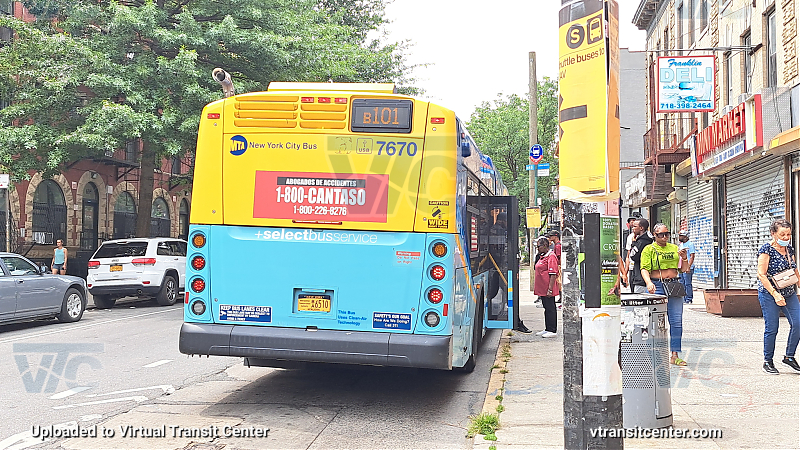 2018 NFI XD40 #7670 on the B101 Franklin Ave Shuttle 
2018 NFI XD40 #7670 on the B101 Franklin Ave Shuttle 
