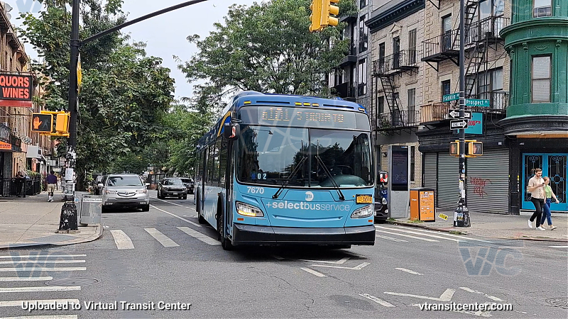 2018 NFI XD40 #7670 on the B101 Franklin Ave Shuttle
2018 NFI XD40 #7670 on the B101 Franklin Ave Shuttle
