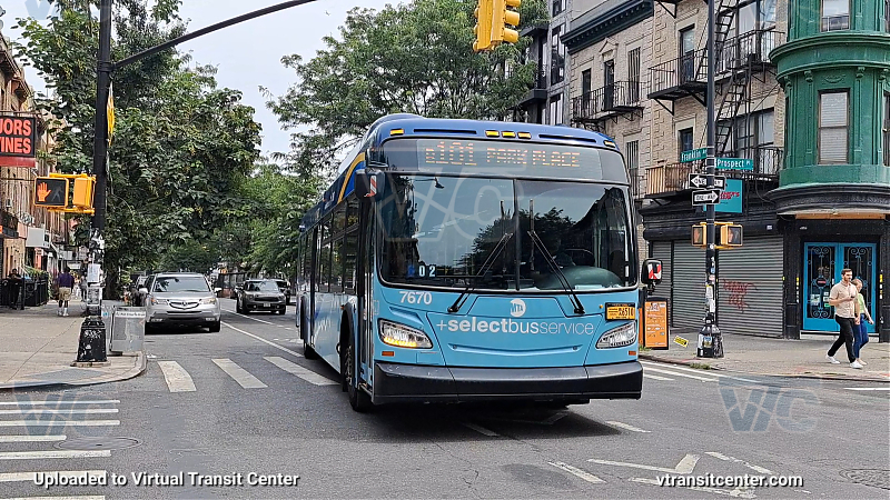 2018 NFI XD40 #7670 on the B101 Franklin Ave Shuttle
2018 NFI XD40 #7670 on the B101 Franklin Ave Shuttle
