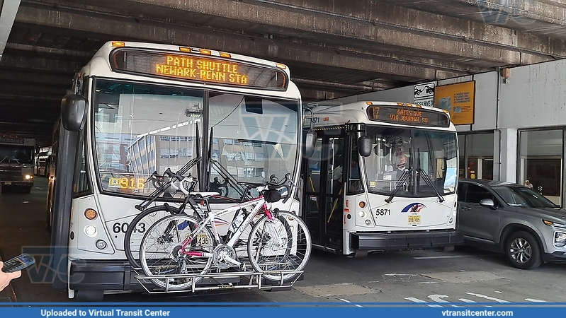 NJ Transit 6043 on a PATH Shuttle
PATH Shuttle
NABI 416.15
Journal Square Transit Center, Jersey City, NJ
