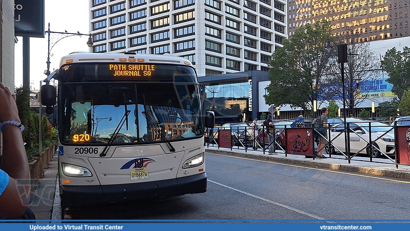 NJ Transit 20906 on a PATH Shuttle
PATH Shuttle
New Flyer XD60
Journal Square Transit Center, Jersey City, NJ
