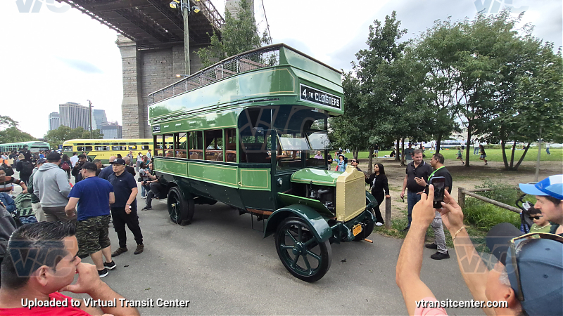 303 at New York Transit Museum's Bus Festival
303 at New York Transit Museum's Bus Festival
