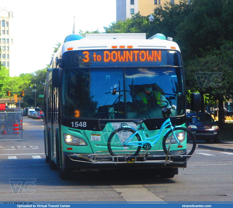 DDOT 1548 on route 3
2015 DDOT New Flyer XD60 on route 3 at Washington Boulevard and Michigan Avenue in Detroit, MI
Keywords: DDOT