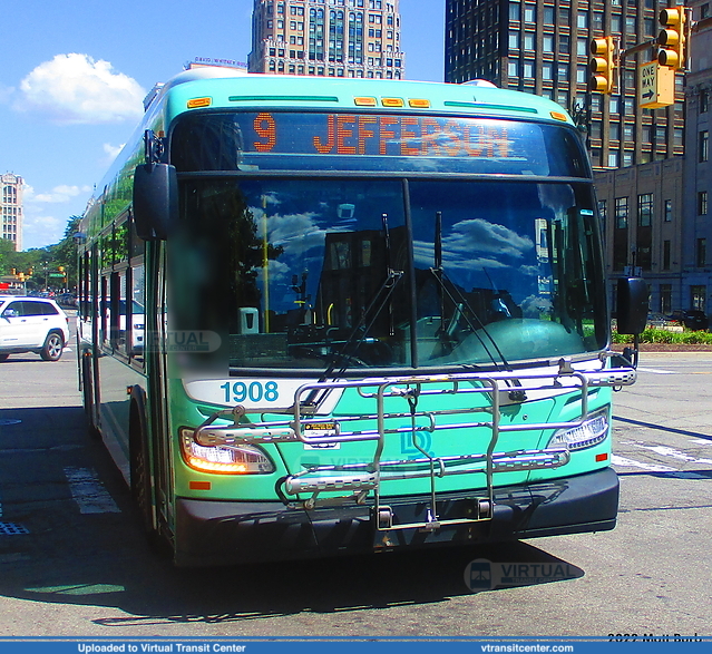DDOT 1908 on route 9
2019 DDOT New Flyer XD40 on route 9 at Washington Boulevard and Michigan Avenue in Detroit, MI
Keywords: DDOT