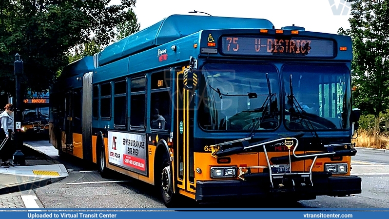 King County Metro 2009 New Flyer DE60LF 6861
Route 75 at Northgate Mall
