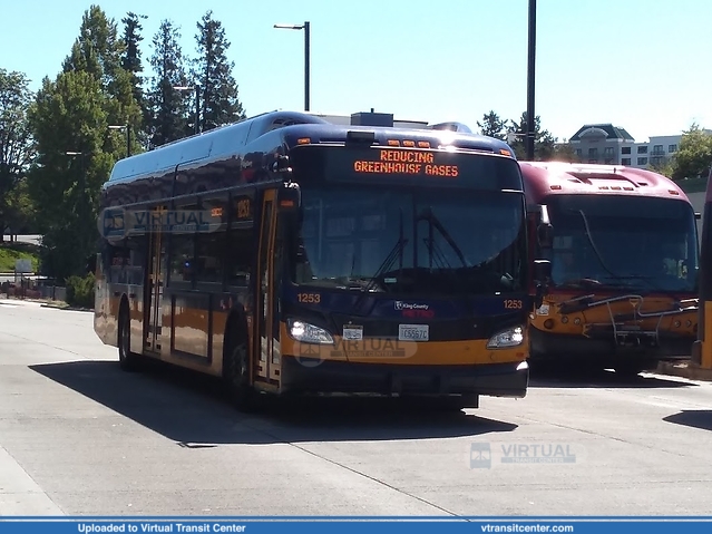 King County Metro New Flyer XE40 1253 @ Federal Way TC
